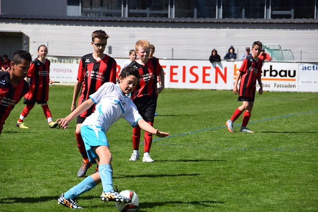 西班牙青训球队开除4名U16球员，他们曾为泄愤持刀威胁对手