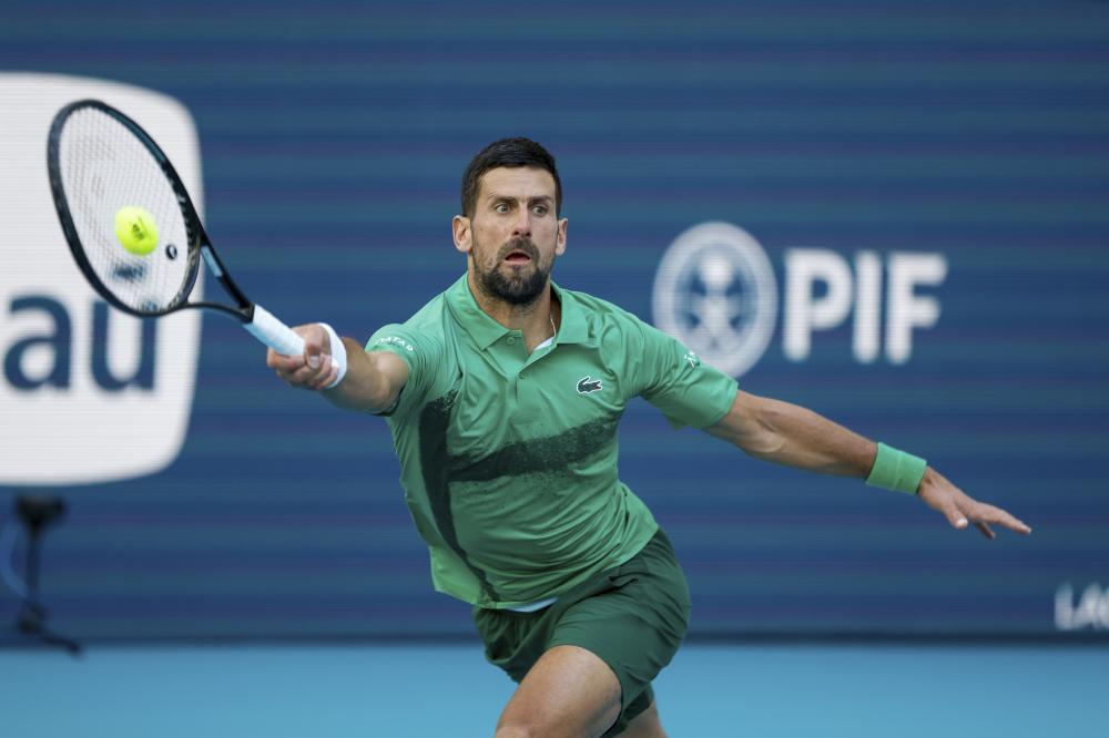 执教生涯意甲拿到1000分，斯帕莱蒂成历史第五人