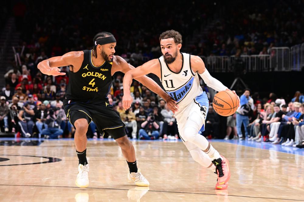 东詹缺阵里夫斯36分难救主，布朗复出30+8+8，凯尔特人大胜湖人